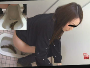 いろんな女の子がトイレで大便　