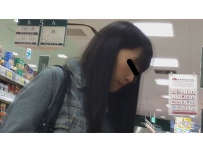 スマホパンチラ 素人強行録画映像