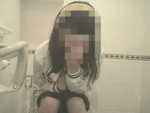 洋式トイレ盗撮 アイドル美女は鼻ほじりながら踏ん張り中~