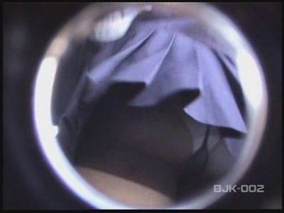 黒ストJKパンチラ