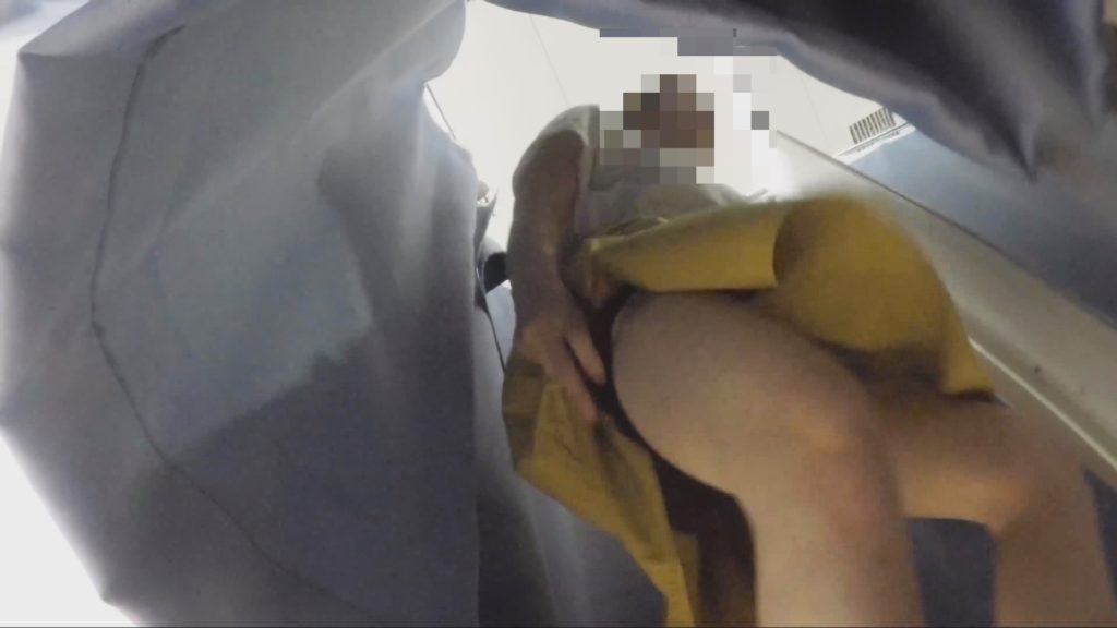 実録更衣室盗撮 Vol.10 ～めちゃくちゃ可愛いJ●+匂いチェックJ●編～